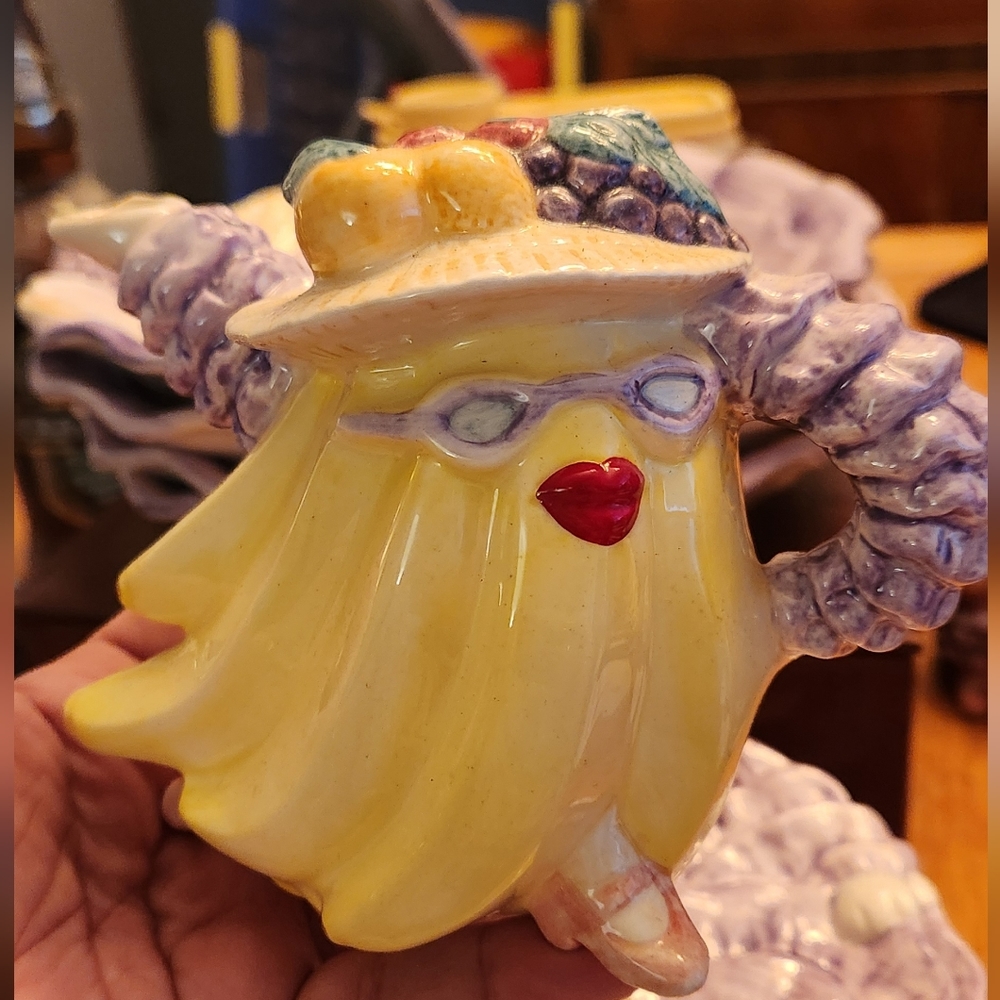 Fitz & Floyd Carmen Rabbit Banana Creamer